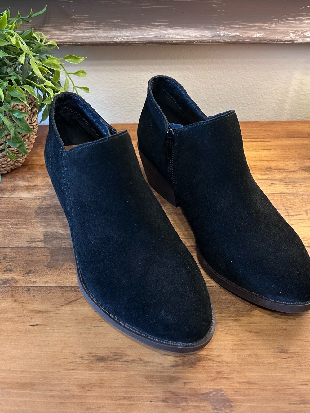 Lucky Brand Women’s Black Suede “Fanky” Wedge Ankle Booties Side Zip Size 7M